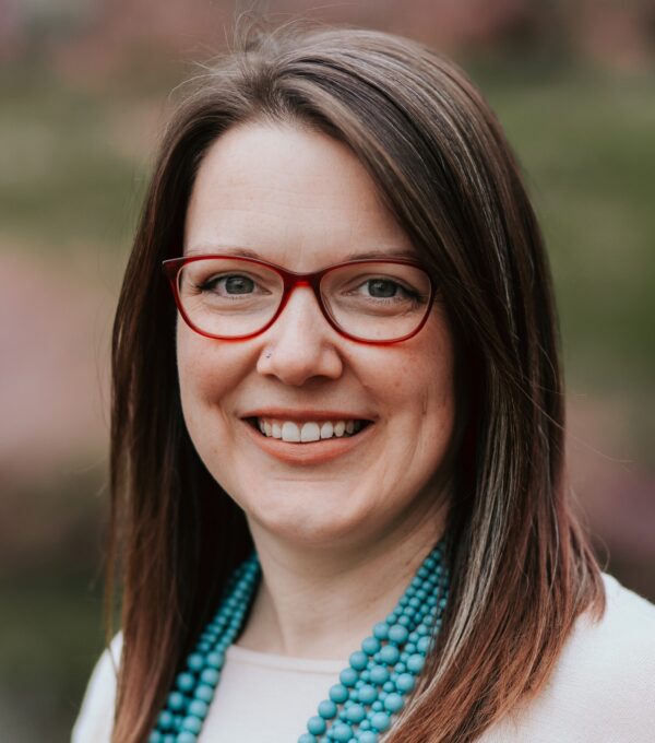 Headshot of Shannon Scully